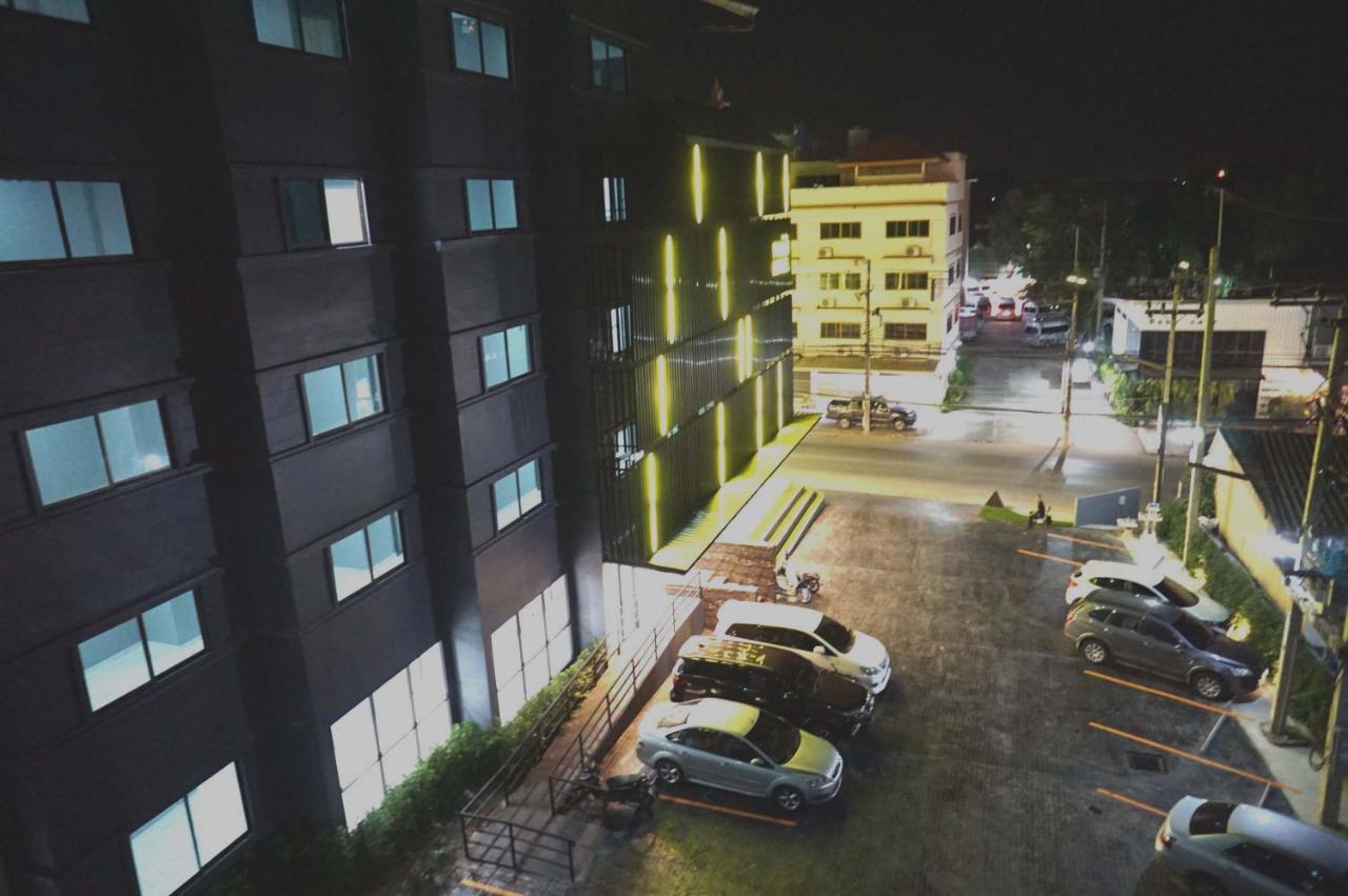 Prinn Hotel Районг Экстерьер фото