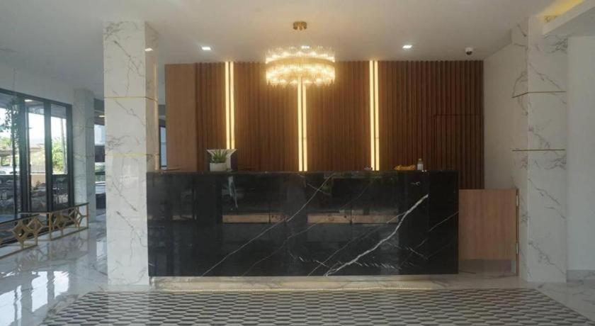 Prinn Hotel Районг Экстерьер фото